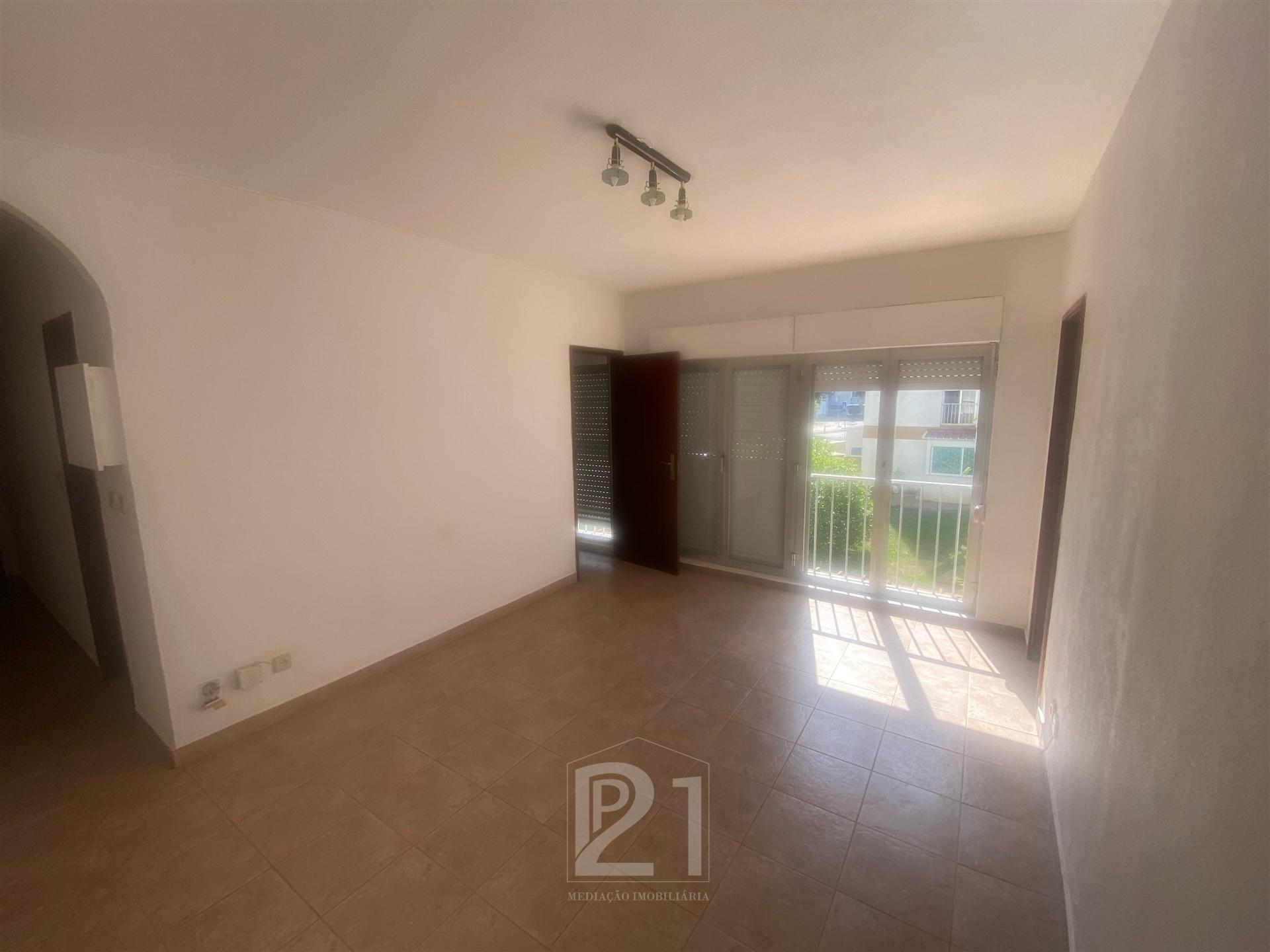 Apartamento T1 Venda em Massamá e Monte Abraão,Sintra
