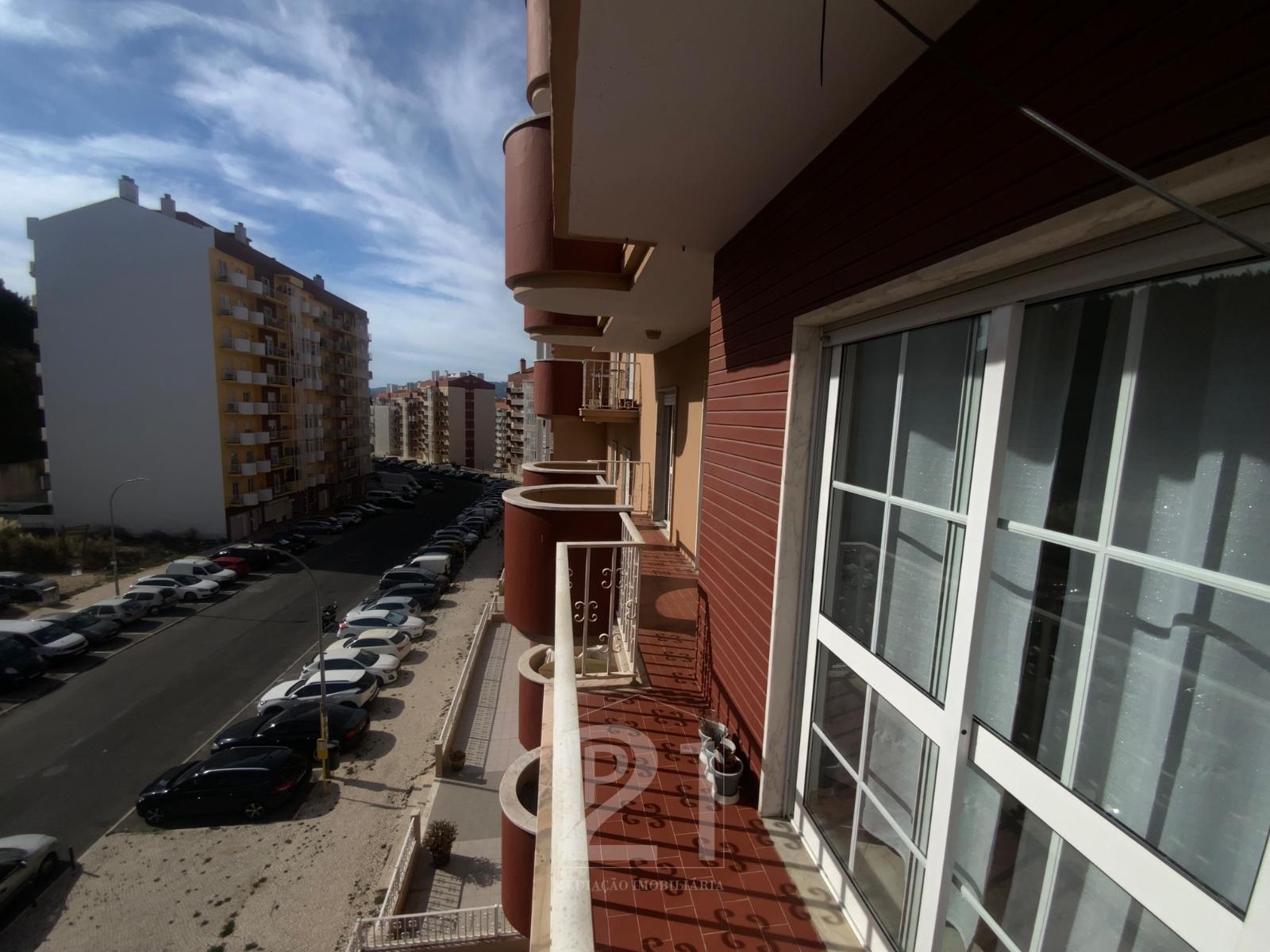 Apartamento T2 Arrendamento em Rio de Mouro,Sintra