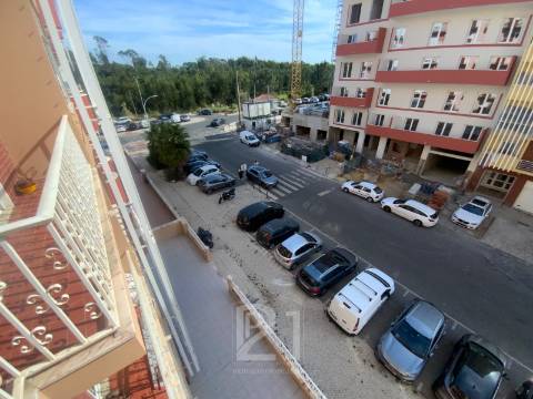 Apartamento T2 Arrendamento em Rio de Mouro,Sintra