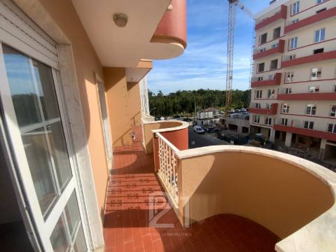 Apartamento T2 Arrendamento em Rio de Mouro,Sintra