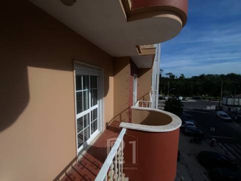 Apartamento T2 Arrendamento em Rio de Mouro,Sintra