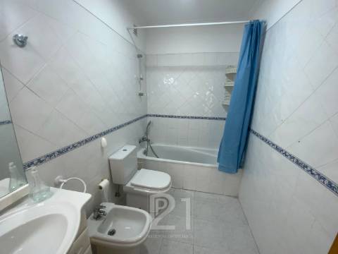 Apartamento T2 Arrendamento em Rio de Mouro,Sintra