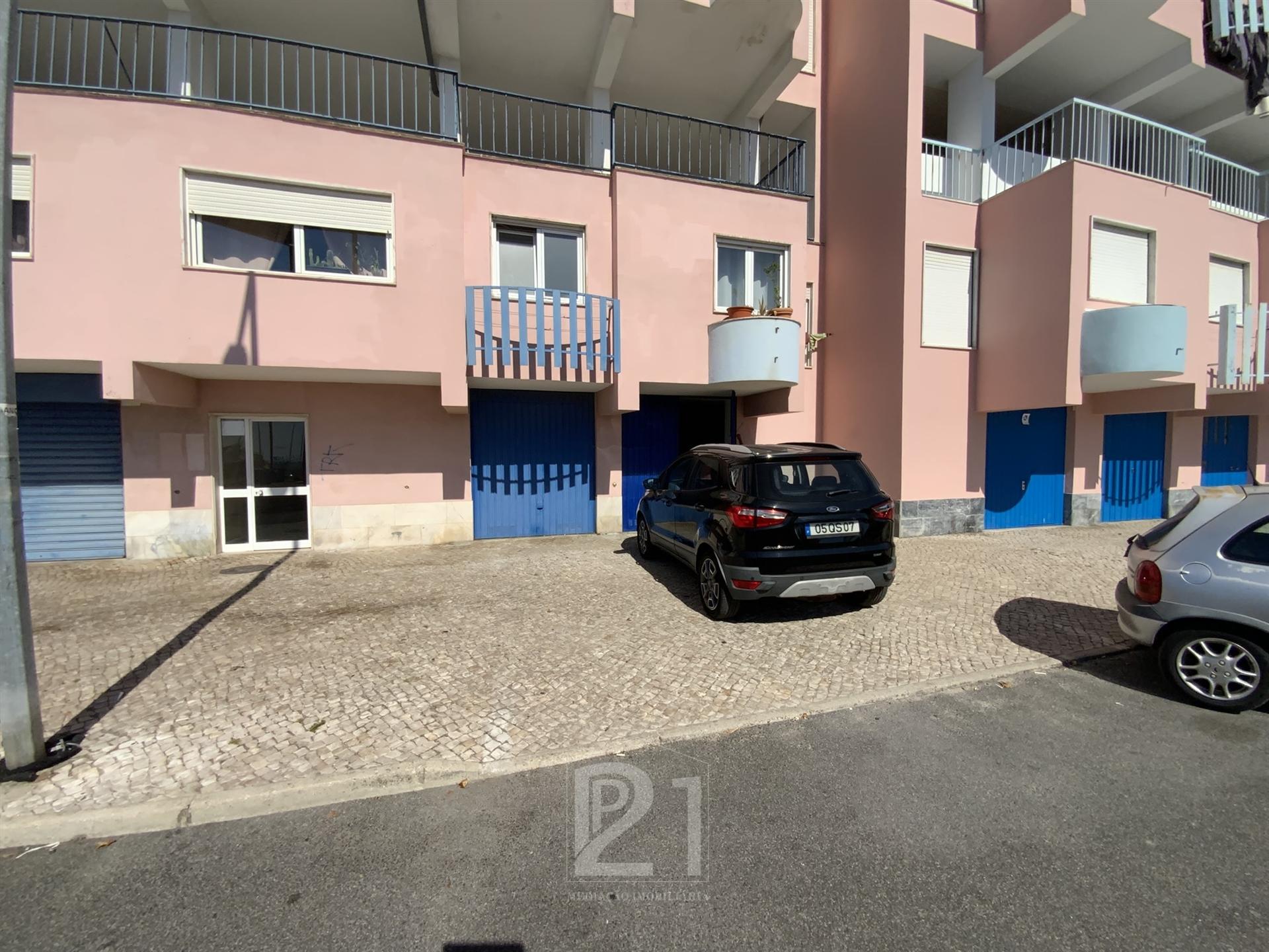 Garagem  Venda em Cacém e São Marcos,Sintra