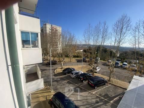 Apartamento T2 Arrendamento em Massamá e Monte Abraão,Sintra