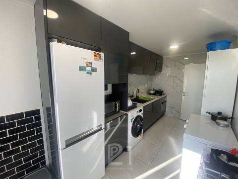 Apartamento T2 Arrendamento em Massamá e Monte Abraão,Sintra