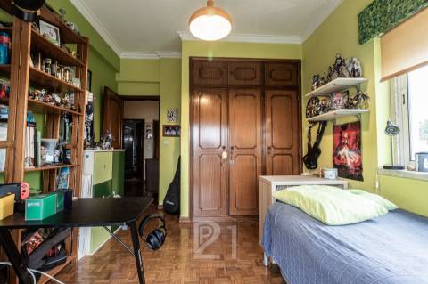 Andar Moradia T5 Venda em Massamá e Monte Abraão,Sintra