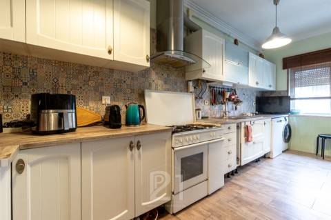 Andar Moradia T5 Venda em Massamá e Monte Abraão,Sintra