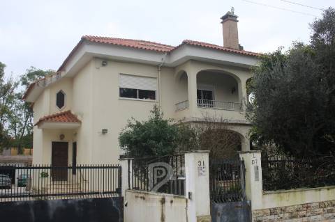 Andar Moradia T5 Venda em Massamá e Monte Abraão,Sintra