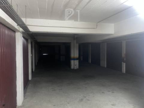 Garagem  Venda em Agualva e Mira-Sintra,Sintra