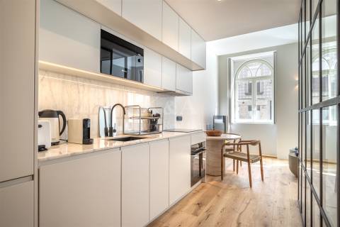 Apartamento  na primeira linha do mar, na Foz, com licença de alojamento local