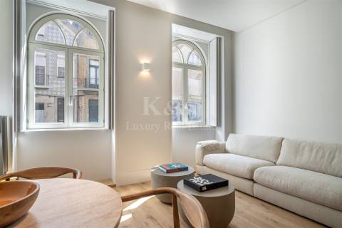 Apartamento  na primeira linha do mar, na Foz, com licença de alojamento local