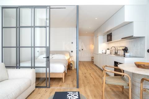 Apartamento  na primeira linha do mar, na Foz, com licença de alojamento local