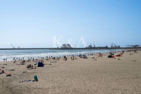 Apartamento T4 com vista mar