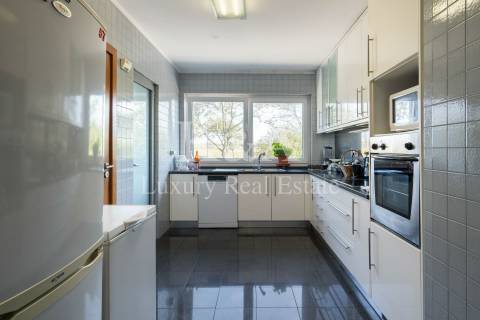 Apartamento T4 com vista mar