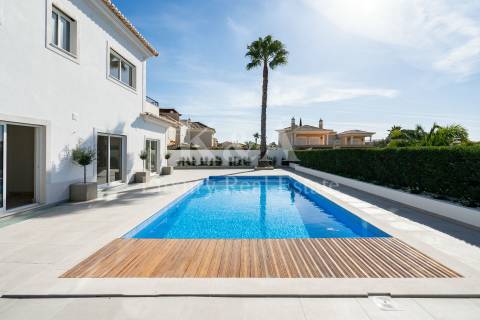 Moradia V5 em condomínio no Triângulo Dourado,  Algarve