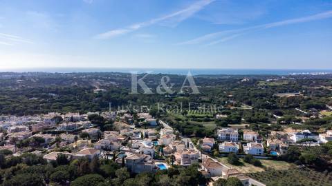 Moradia V5 em condomínio no Triângulo Dourado,  Algarve