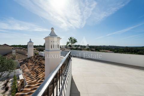 Moradia V5 em condomínio no Triângulo Dourado,  Algarve