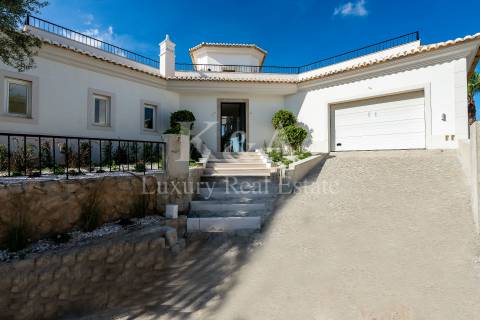 Moradia V5 em condomínio no Triângulo Dourado,  Algarve