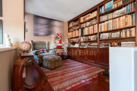 Moradia T4 com jardim e piscina na Foz Velha.