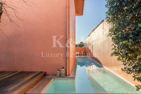 Moradia T4 com jardim e piscina na Foz Velha.