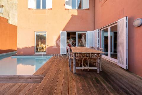 Moradia T4 com jardim e piscina na Foz Velha.