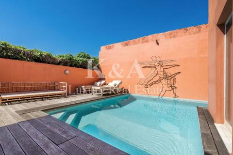 Moradia T4 com jardim e piscina na Foz Velha.