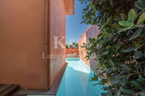 Moradia T4 com jardim e piscina na Foz Velha.