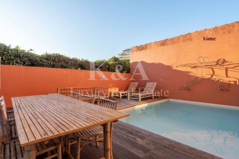 Moradia T4 com jardim e piscina na Foz Velha.