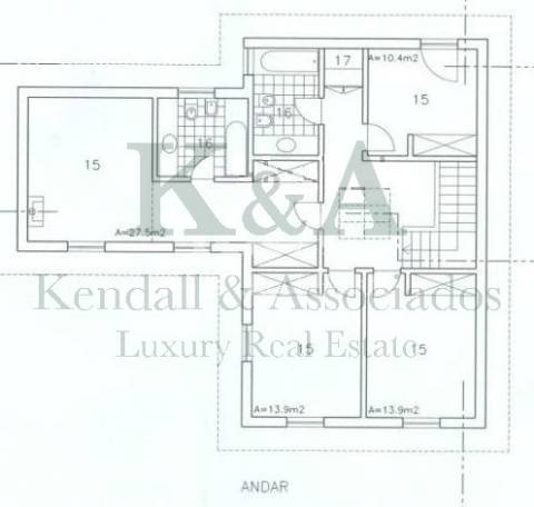 Moradia T4 com jardim e piscina na Foz Velha.