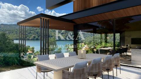 Terreno com projeto para moradia de luxo com vistas para o Rio Douro