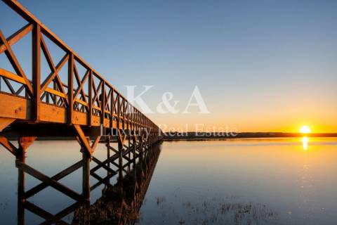 Moradia V6 na frente mar, no Triângulo Dourado.