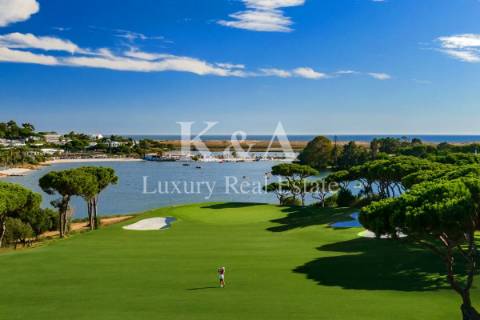 Moradia V6 na frente mar, no Triângulo Dourado.