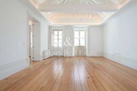 Moradia Centenária na zona histórica da Foz, com vistas rio e mar