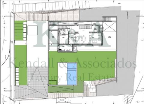 Moradia com piscina, em construção, próxima de Miramar e da praia.