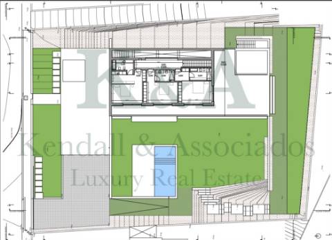 Moradia com piscina, em construção, próxima de Miramar e da praia.
