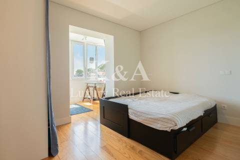 Moradia V5, totalmente remodelada, na Foz.