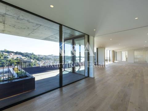 Apartamento com magníficas vistas sobre o Rio Douro