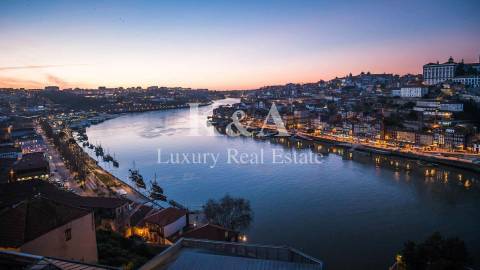 Apartamento T1 duplex na Baixa do Porto