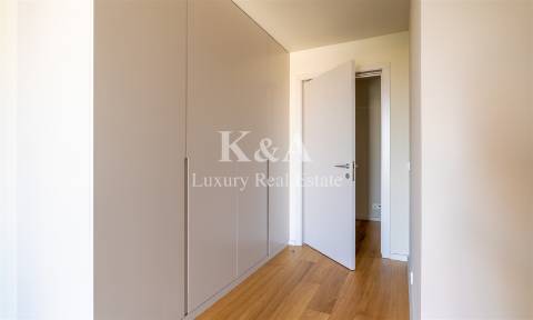 T4 em condomínio fechado.