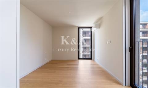 T4 em condomínio fechado.