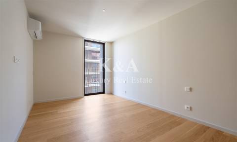 T4 em condomínio fechado.