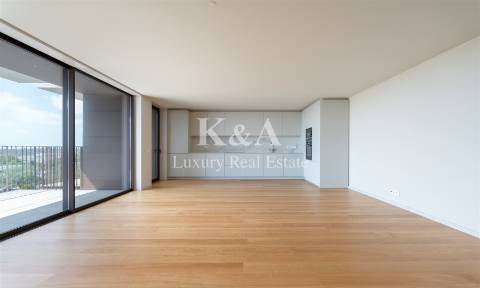 T4 em condomínio fechado.