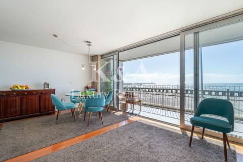 Apartamento T3 duplex, com vista mar, na Foz.