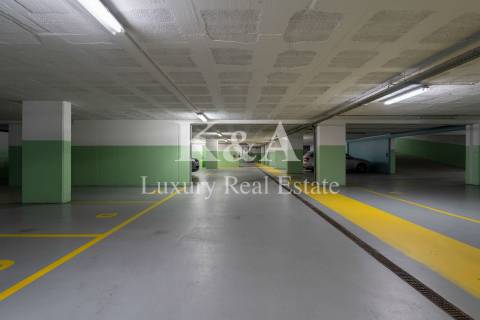 Apartamento T4 na primeira linha do mar.