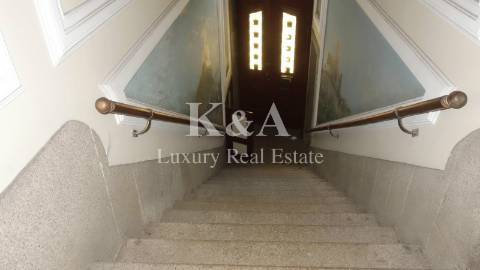 Prédio para recuperar no centro do Porto