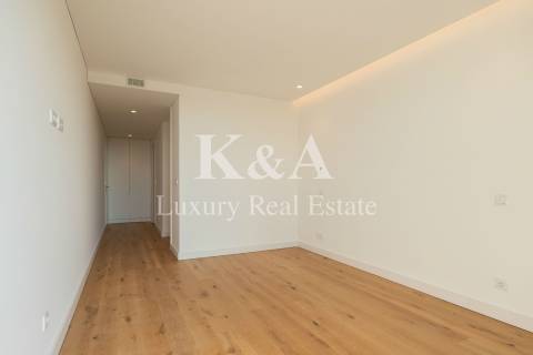 Apartamento T3 com vistas de rio e mar