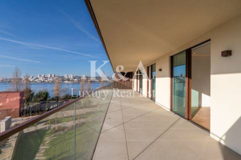 Apartamento T3 com vistas de rio e mar