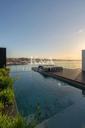 Penthouse com piscina e vistas fantásticas.