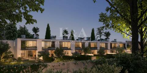 Apartamento T3 Duplex com jardim privado, em palacete do século XIX.