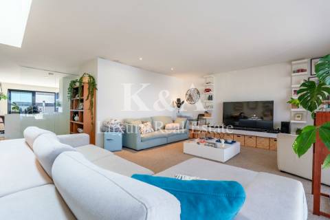 Moradia T4 com piscina junto ao Parque da Cidade.